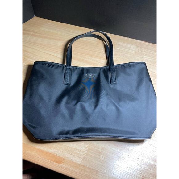 Guess Black Tote Purse Double Strap with Guess Fabric Interior Pockets Snap - Picture 4 of 9
